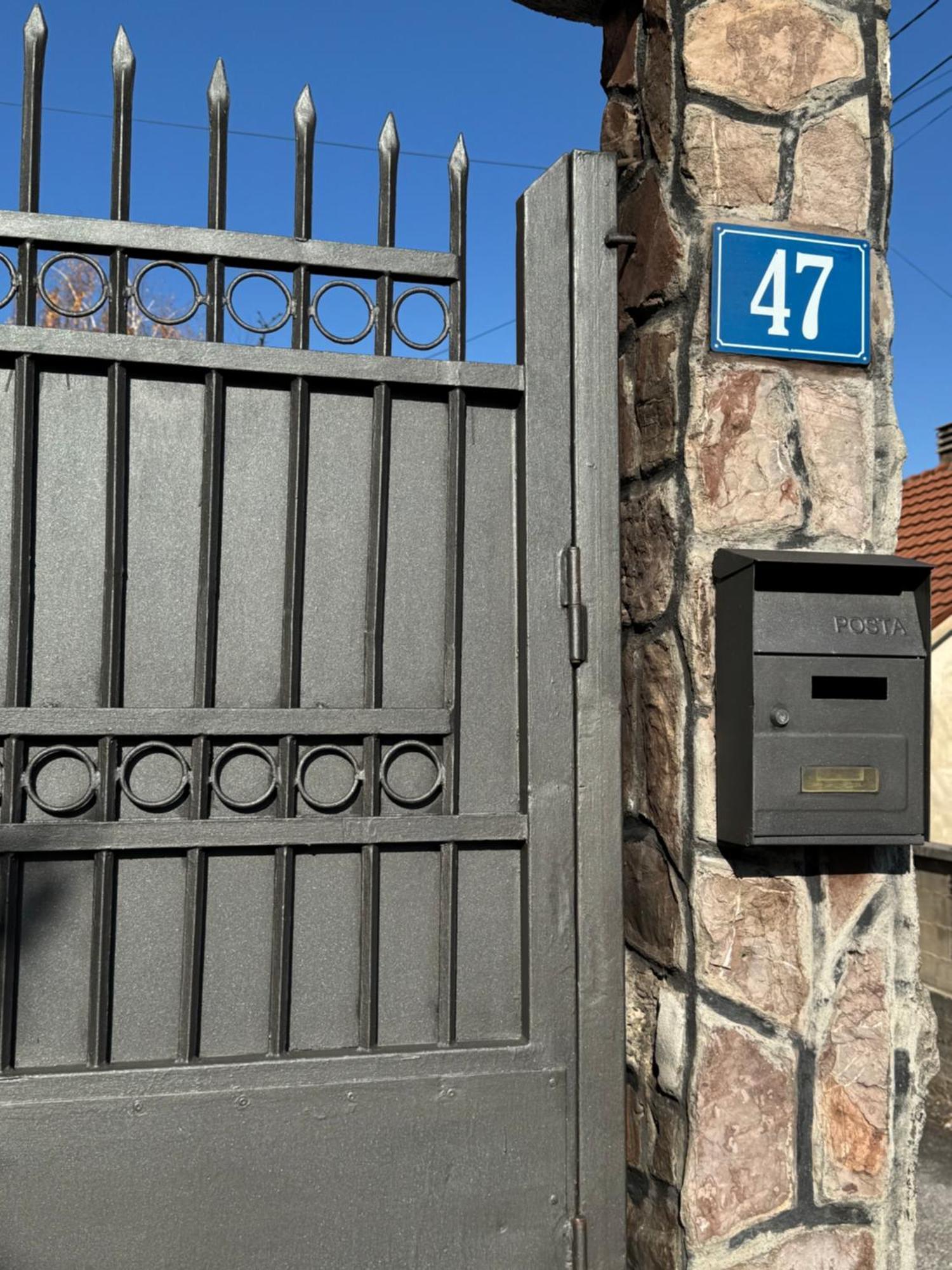 Apartmani Breze Подгорица Экстерьер фото