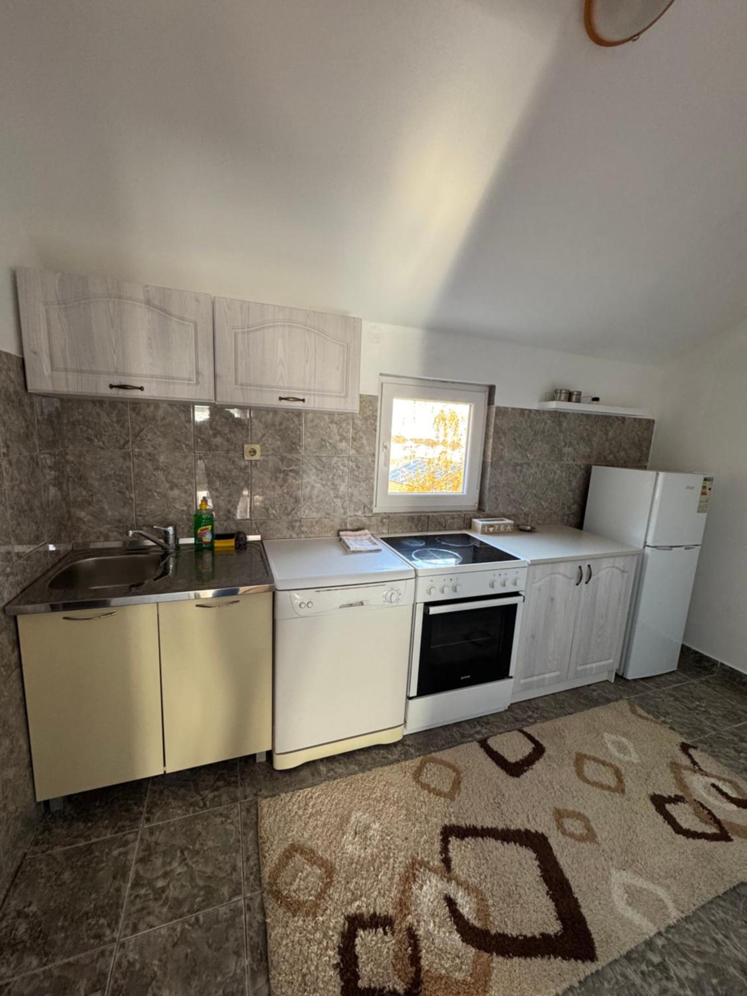 Apartmani Breze Подгорица Экстерьер фото