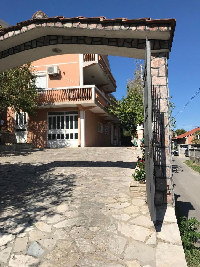 Apartmani Breze Подгорица Экстерьер фото